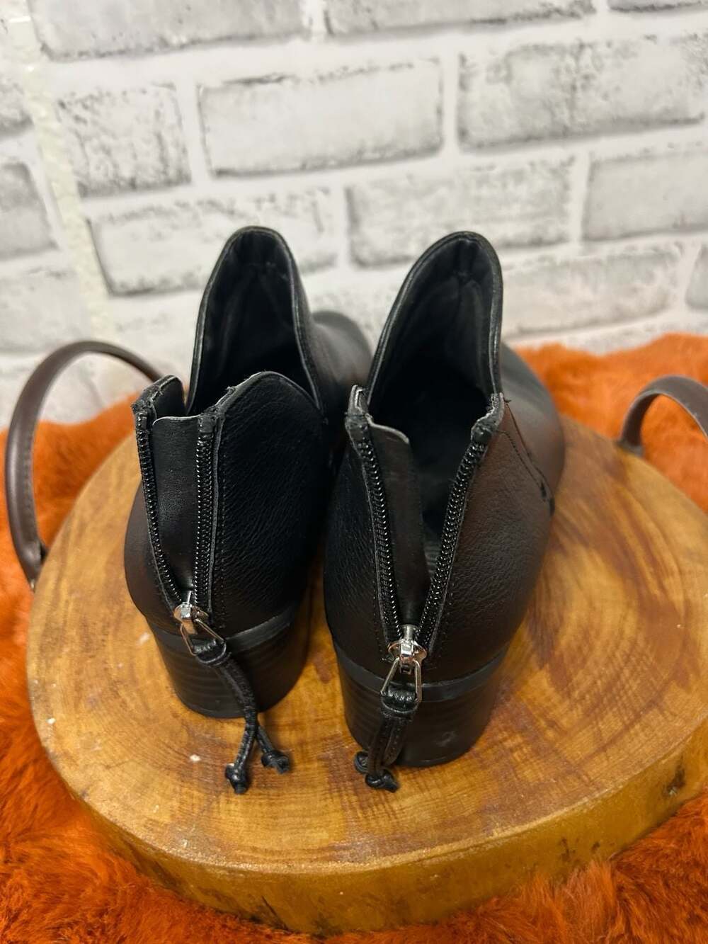 Kenneth Cole Reaction Black Faux Leather Ankle Booties with Back Zip - Picture 3 of 4